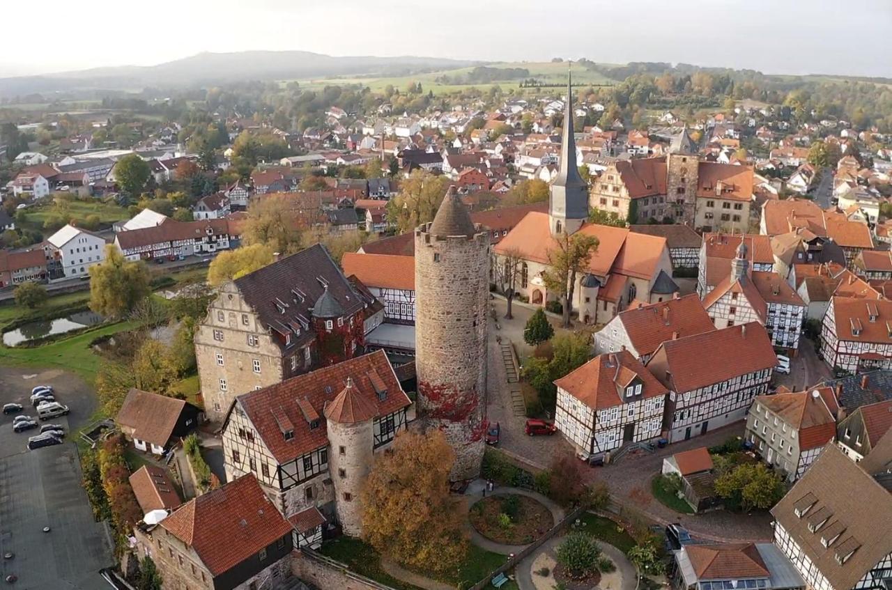 Graefin Anna - Design-Apartment In Der Historischen Hinterburg Schlitz - Nahe Fulda Und Bad Hersfeld Buitenkant foto
